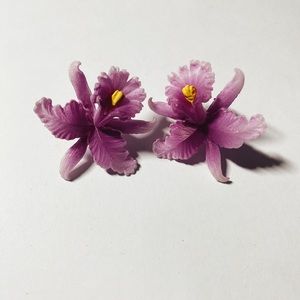 Vintage Hand Crafted Purple Flower Earrings NWT